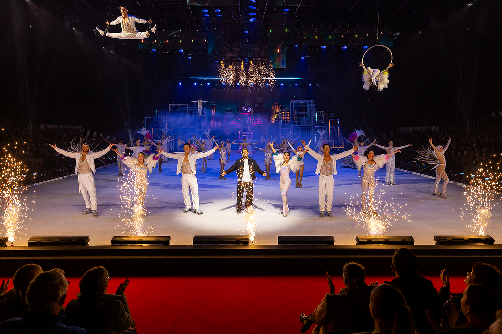 Horizons, Holiday on Ice